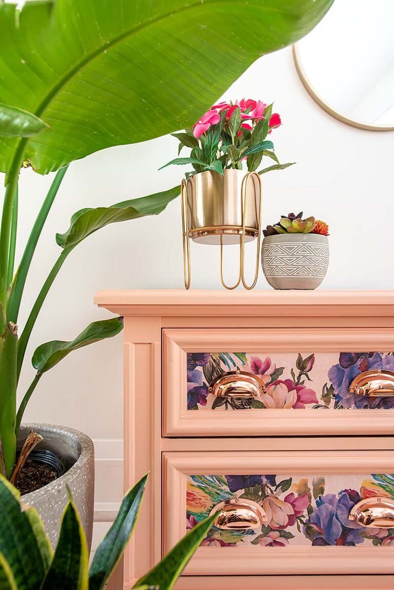 Furniture Decoupage: Complete Guide to Transforming Your Pieces